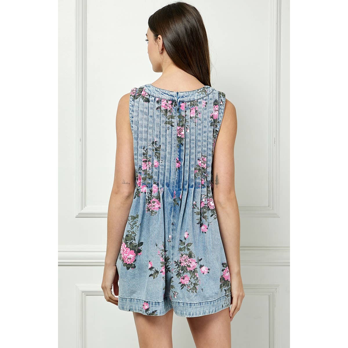 Leopard Printed Pleated V Neck Sleeveless Romper