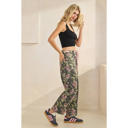 Printed Horseshoe Jeans with Belt Detail