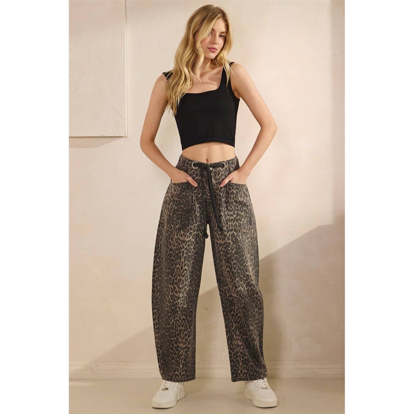 Printed Horseshoe Jeans with Belt Detail