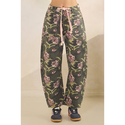 Printed Horseshoe Jeans with Belt Detail