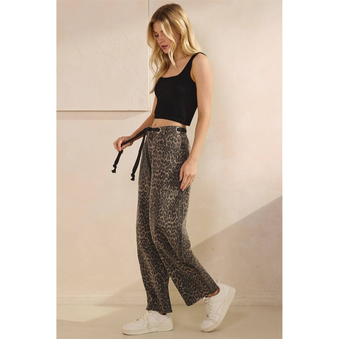 Printed Horseshoe Jeans with Belt Detail