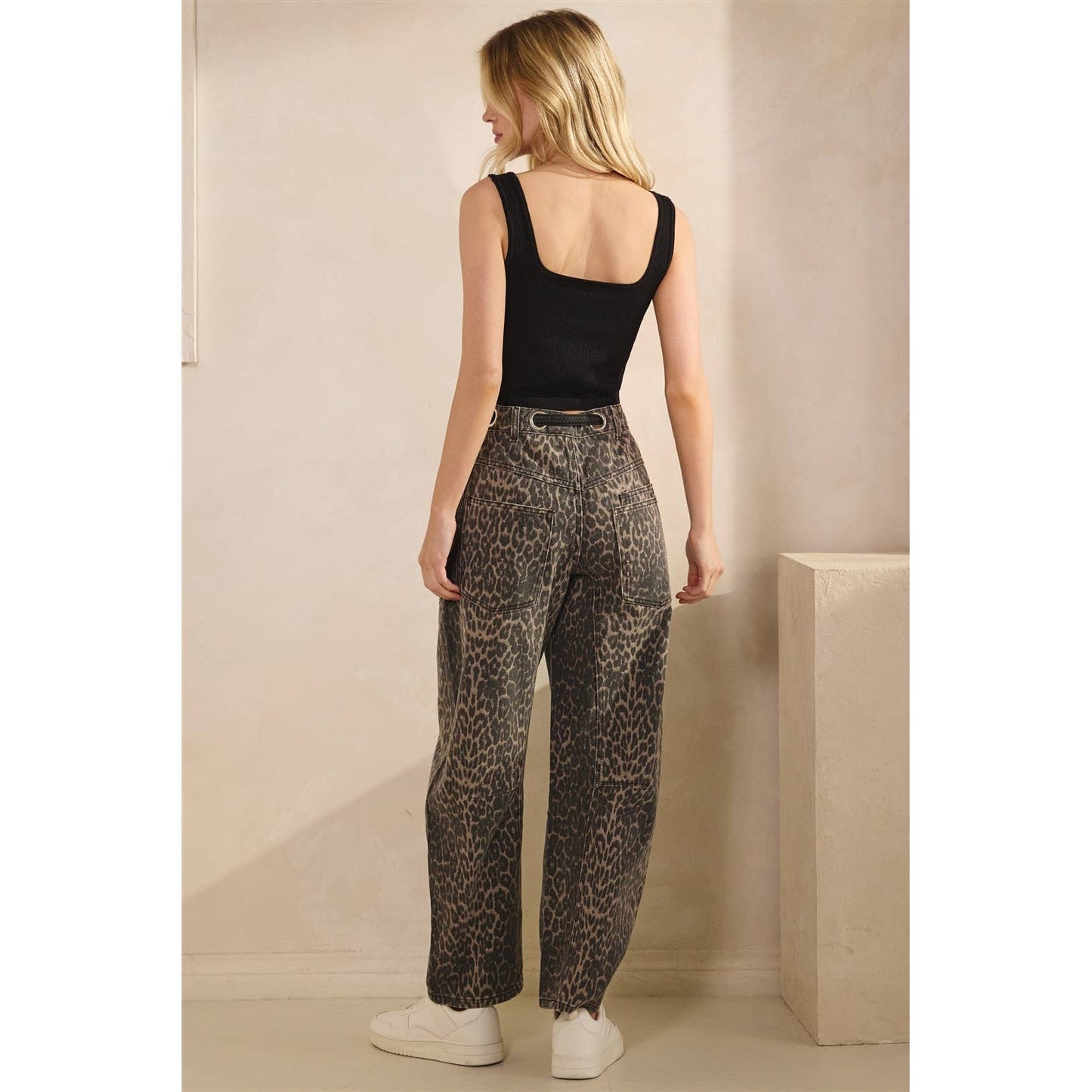 Printed Horseshoe Jeans with Belt Detail