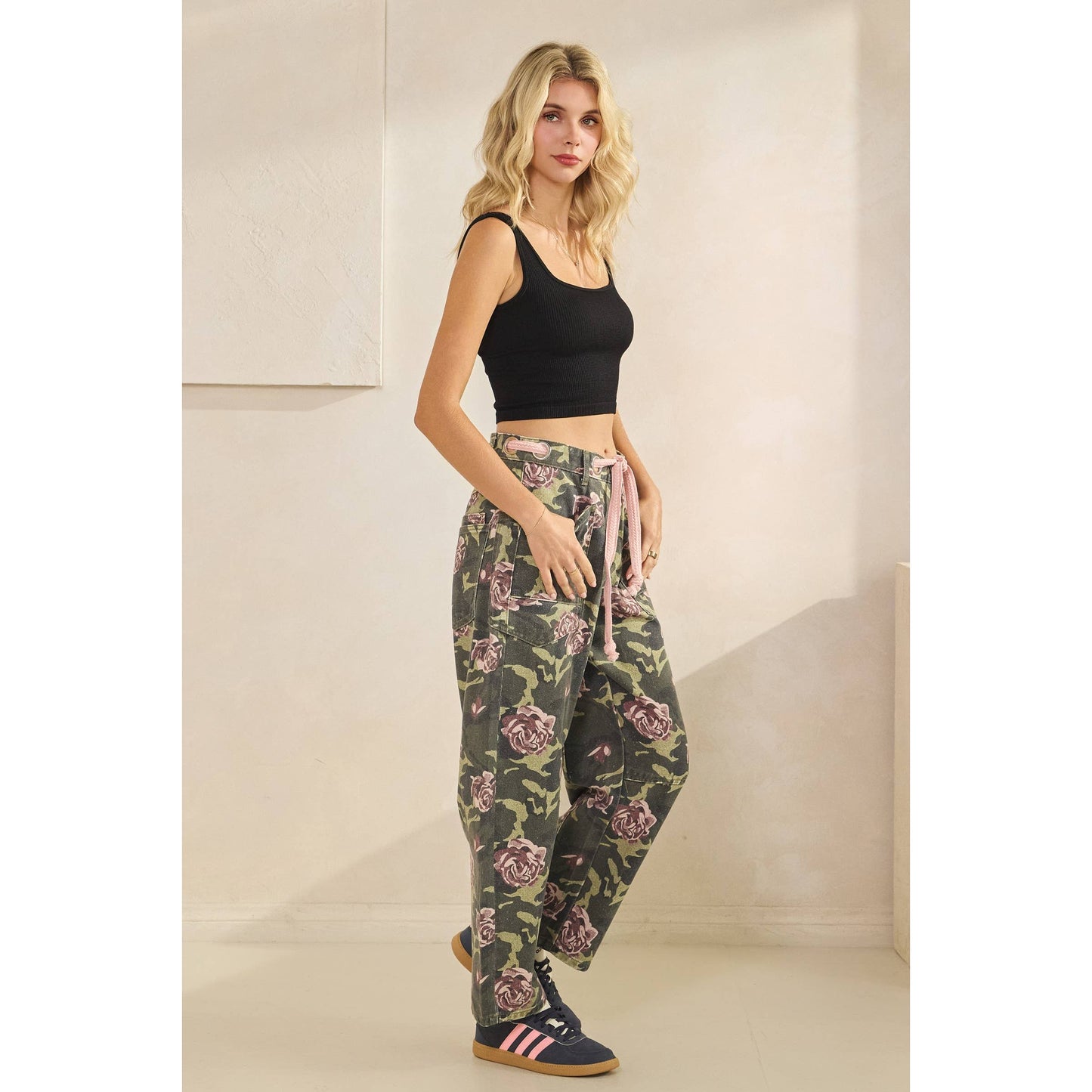 Printed Horseshoe Jeans with Belt Detail