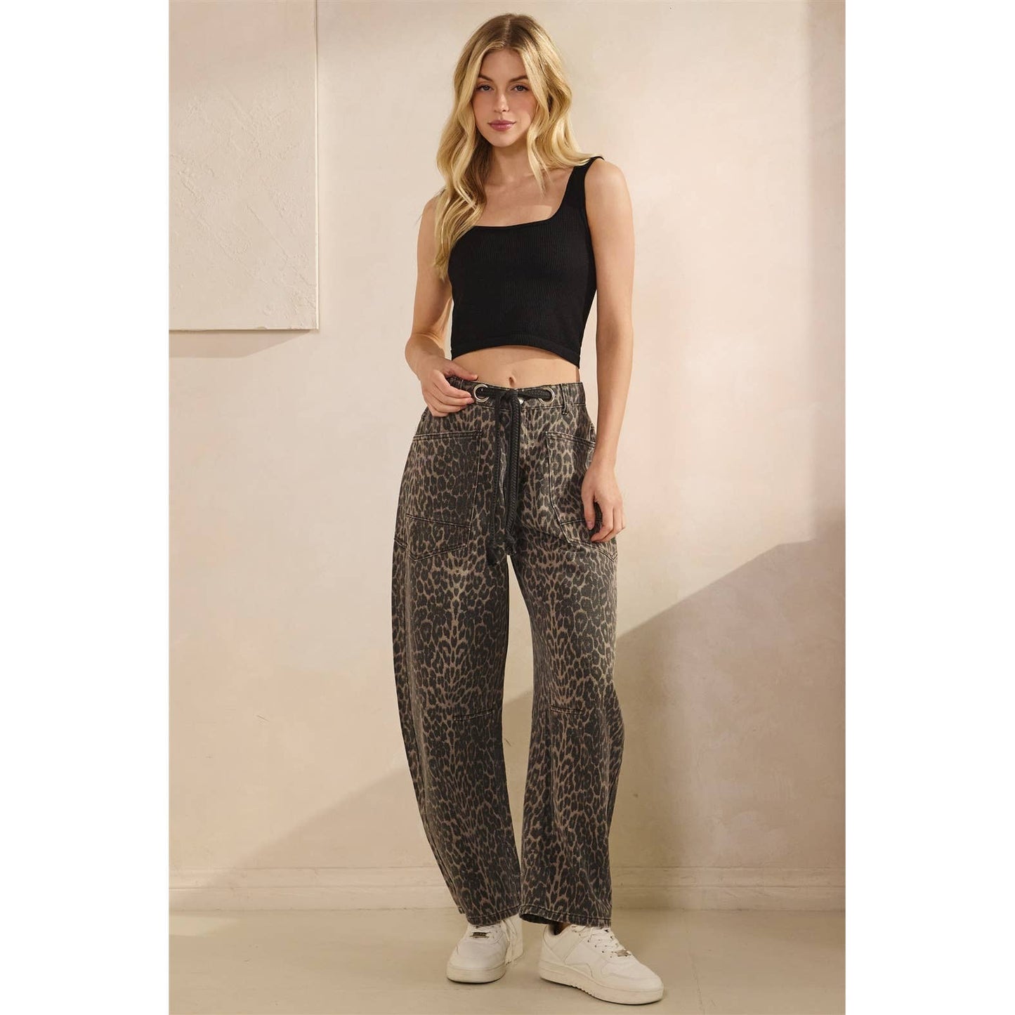 Printed Horseshoe Jeans with Belt Detail