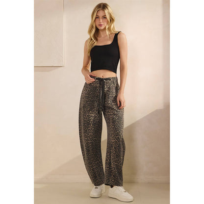 Printed Horseshoe Jeans with Belt Detail